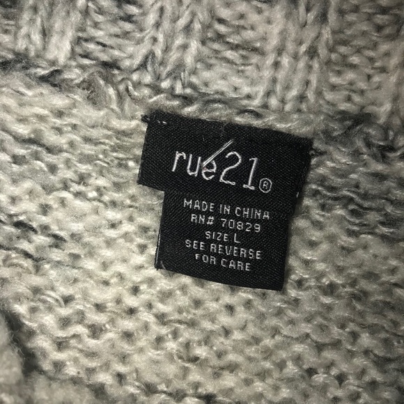 Large Off the Shoulder Knit Dress - Picture 4 of 4